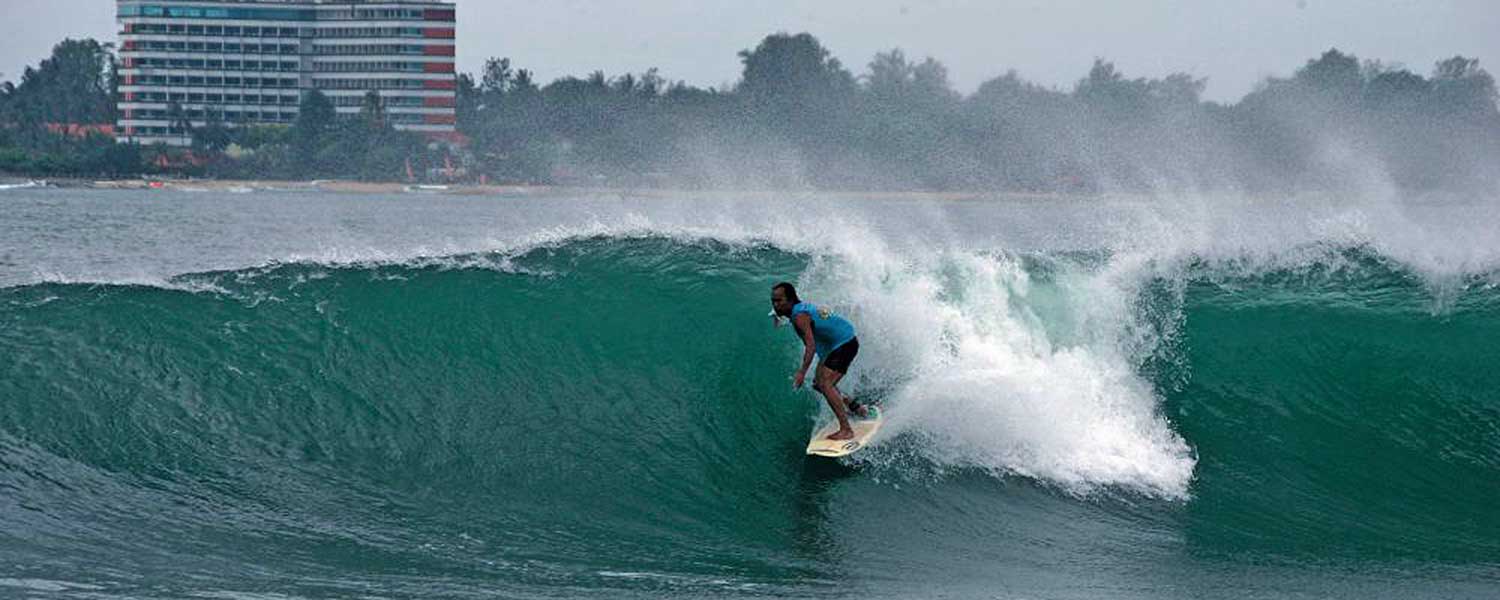 Ketut Menda surfing Padang Galak